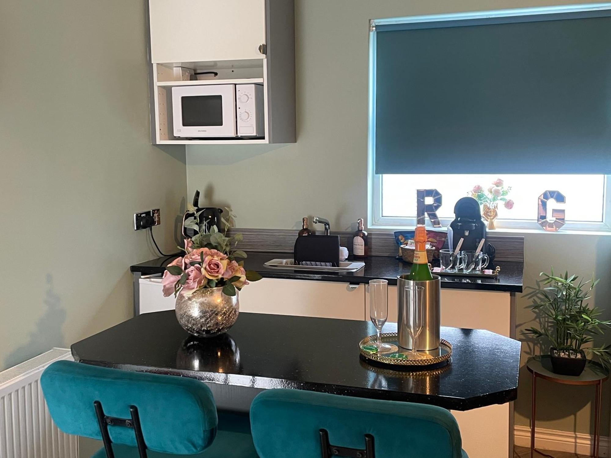 The Rose Garden Room - Self Contained Studio Ballycastle Bagian luar foto